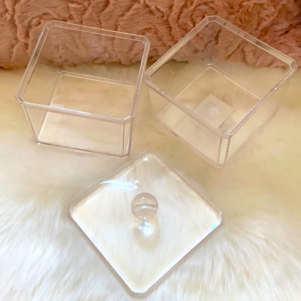 Gently used acrylic organizer.